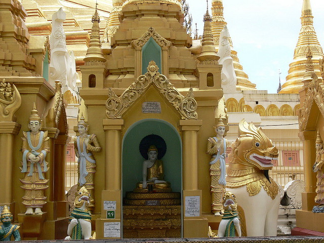 Shwedagon Pagoda detail